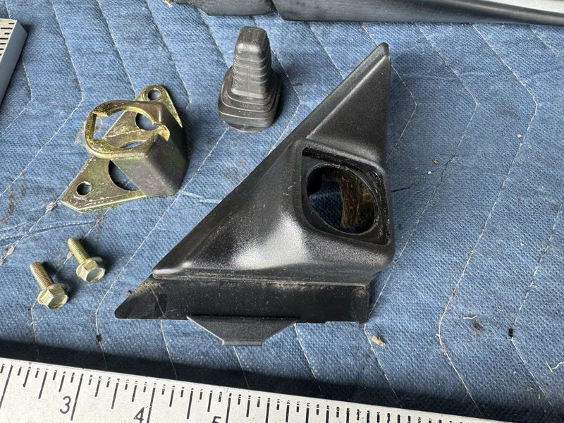 1986-1993 Volvo 240 244 245 Passenger Right Manual Adjustment Mirror OEM #4824E