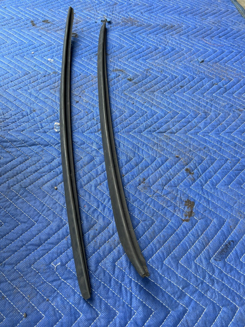 2005-2011 Audi A6 Left & Right Window to A Pillar Trim Seal 4F0854328 OE #3392EM
