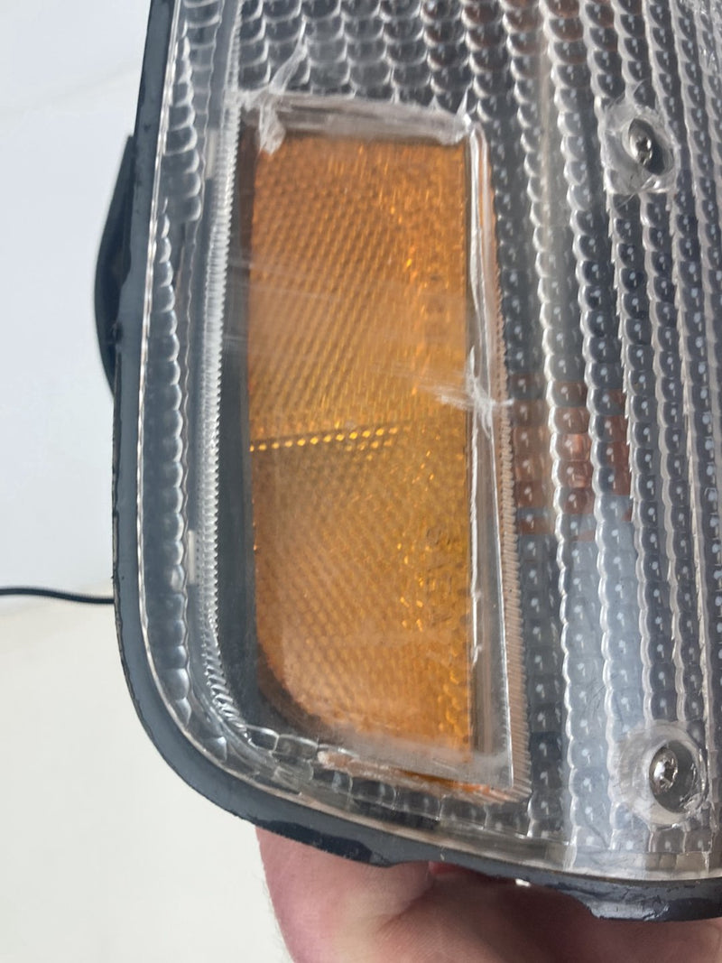 1975-1980 Volvo 244 Marker Light Signal Corner Right RH 8076R P2P77R OEM #4282M