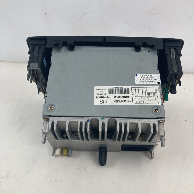 2001-2005 Volkswagen Passat Radio AM FM CD Headunit OEM #5497M