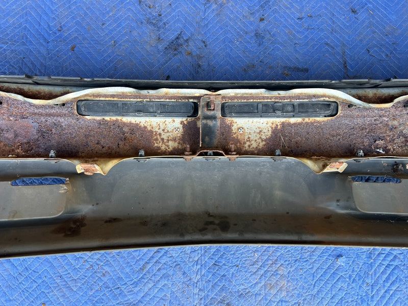 1999-2002 Chevy Silverado GM 1500 2500 Front Bumper w/ Chrome Trim OEM #1856CN