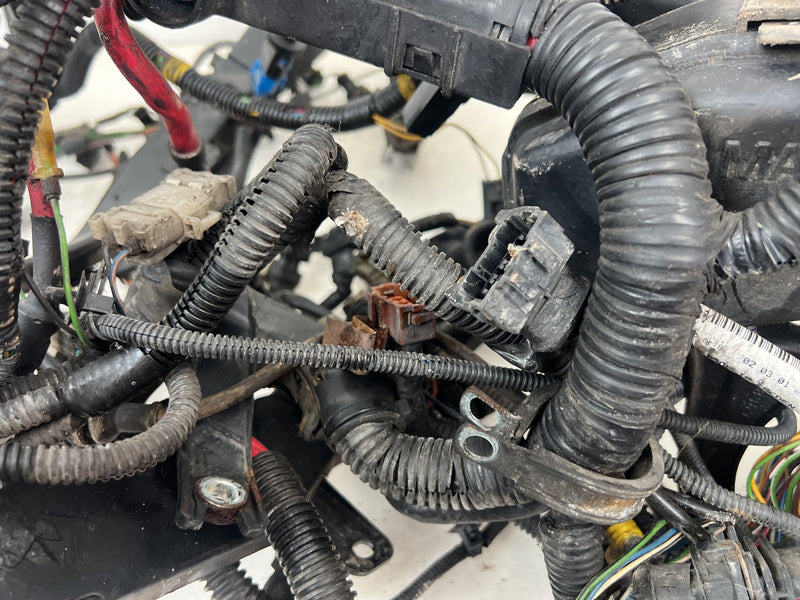1998-2000 Volvo S70 V70 XC Engine Wiring Wire Harness w/ Fuse Box OEM #6854EM