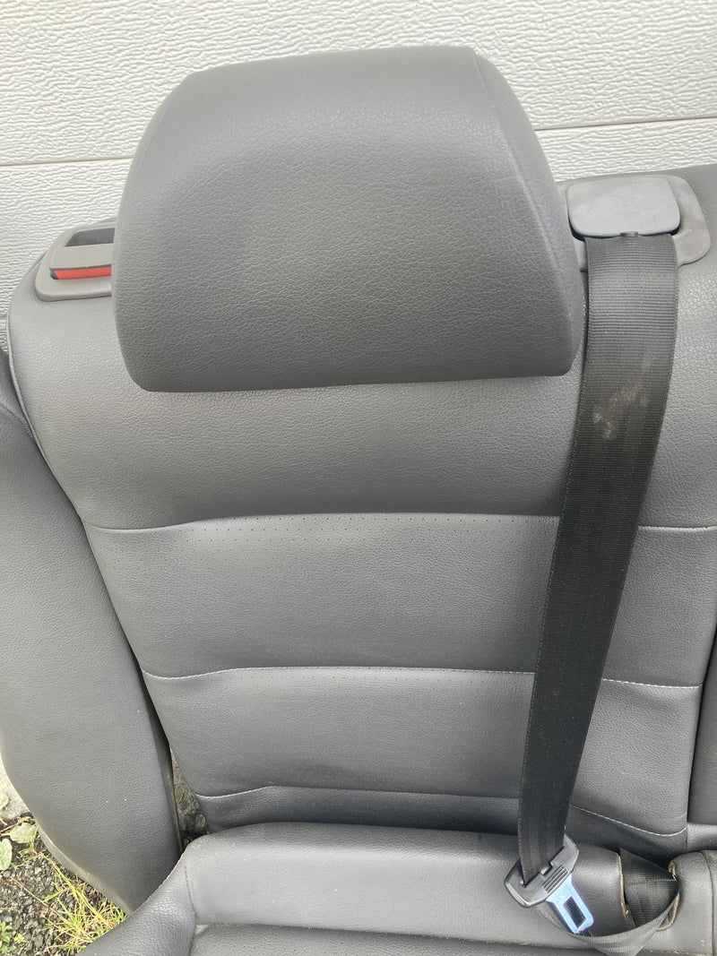 2001-2005 Volkswagen Passat Rear Seat Black Sedan OEM #5531M