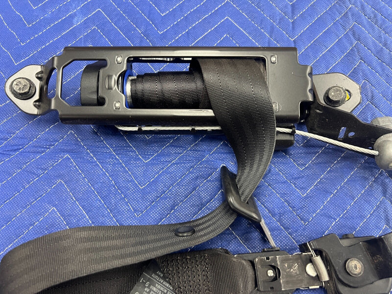 2005-2007 Volvo S60R V70R Passenger RH Front Seat Belt Retractor OEM #1142EM