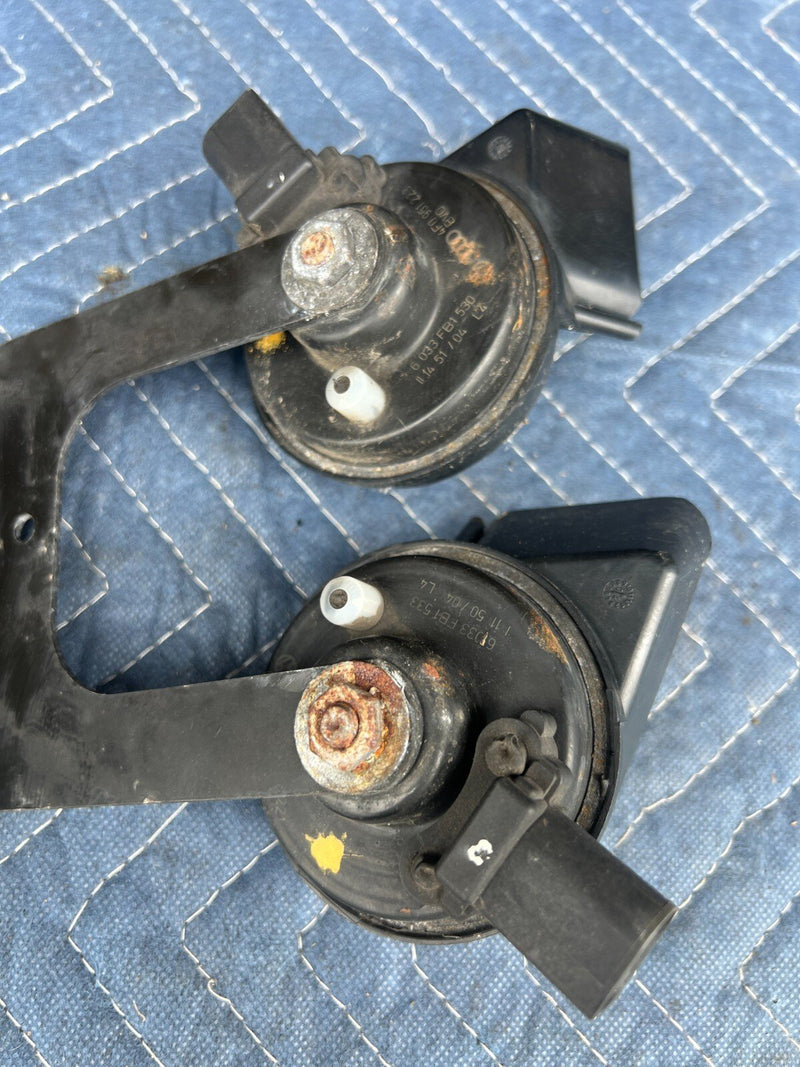 2005-2011 Audi A6 High Low Horn Pair + Bracket 4F0 951 229 OEM #49ZJ