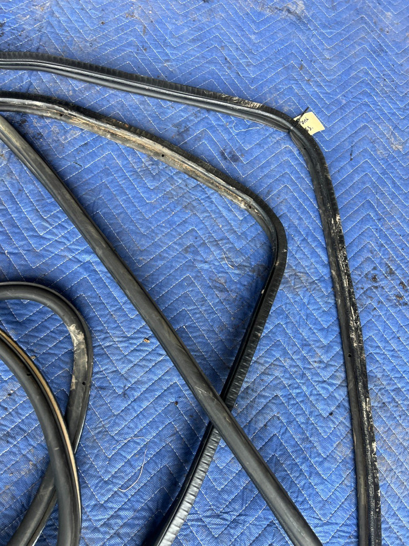 1992-1995 Volvo 940 740 Wagon Front Rear RH LH Door Weather Seal Set OEM #3295EM