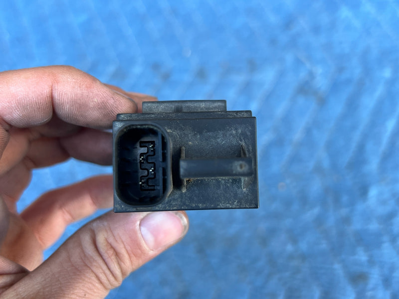 2000-2005 BMW 330xi 325xi E46 Interior Temperature Monitor Sensor OEM #4792EM