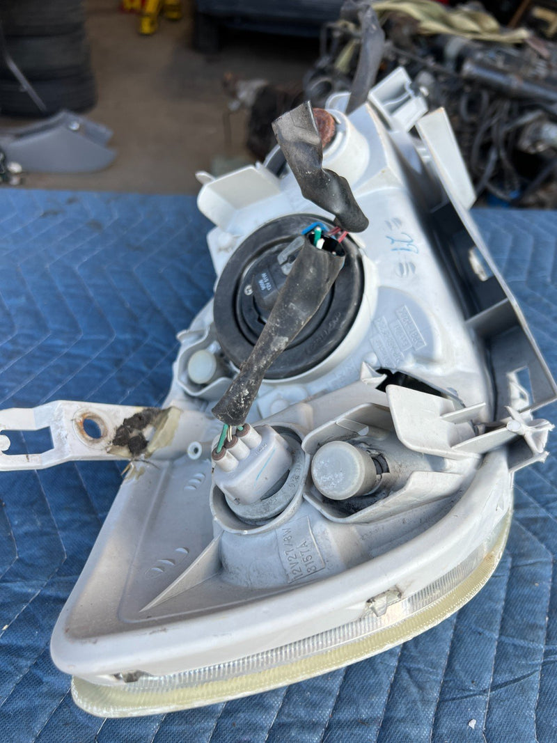 2003-2008 Toyota Corolla Driver Left LH Headlight Lamp Assembly OEM #3323EM
