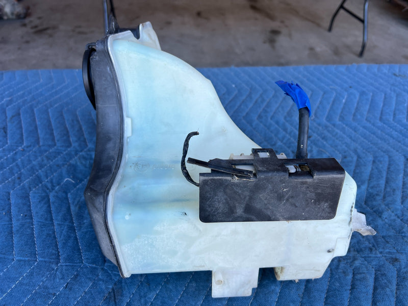 2000-2005 BMW 330xi 325xi E46 Windshield Washer Fluid Reservoir Tank OEM #4821EM