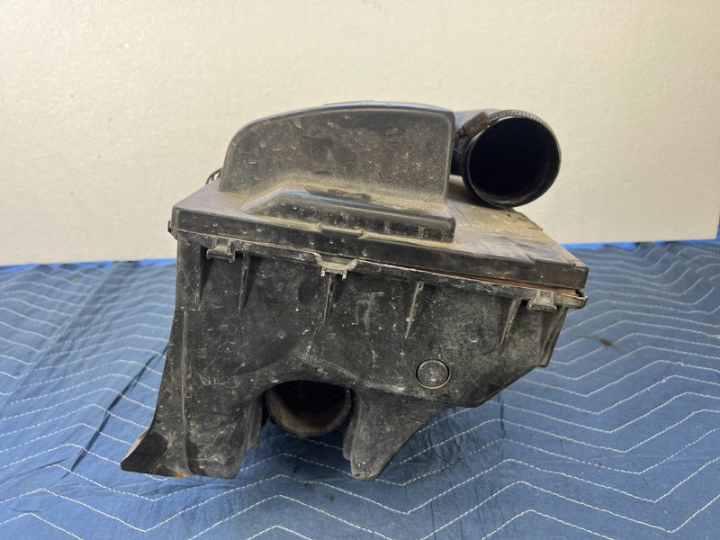 1992-1995 Volvo 940 740 Turbo Air Box Air Cleaner Assembly OEM #3179EM