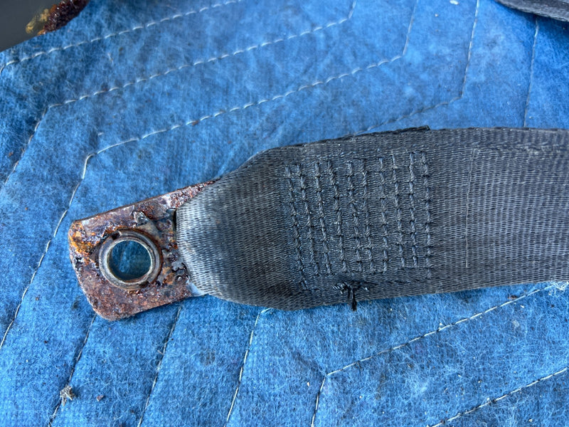 1986-1993 Volvo 240 244 245 Front Passenger Right Seat Belt Retractor OE #4342EM