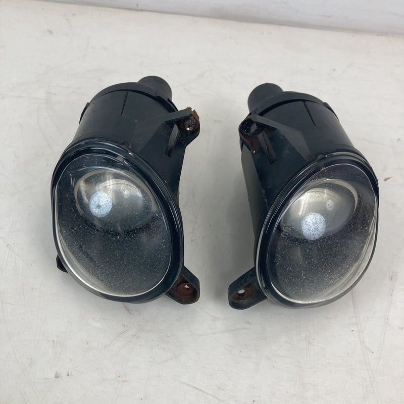 2001-2005 VW Volkswagen Passat Fog Light Pair SB7941699A 3B7941700A OEM #5568M