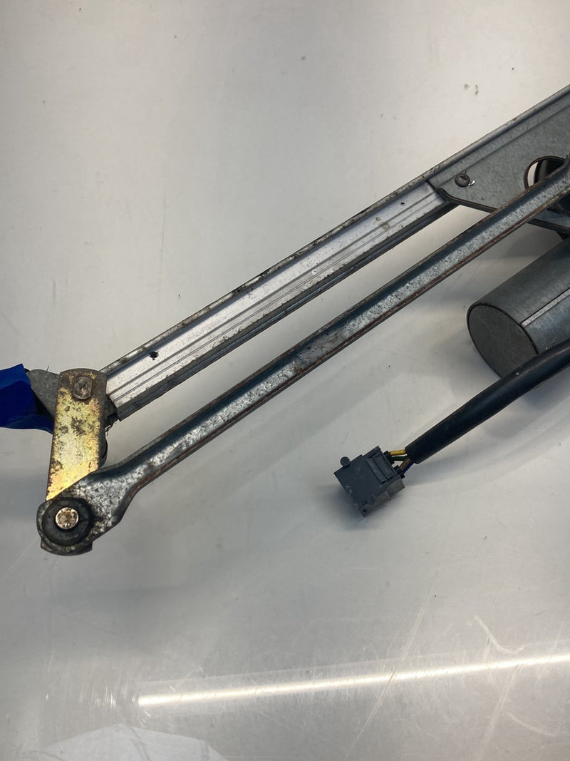 1986 Volvo 740 - Wiper Linkage