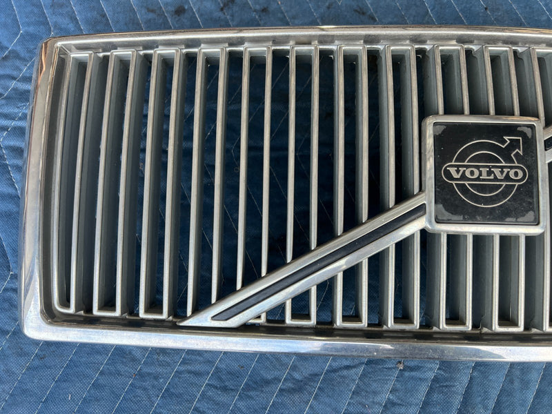 1989-1995 Volvo 740 940 Front Chrome Grille w/o Fog Lights 3518885 OEM #3727EM