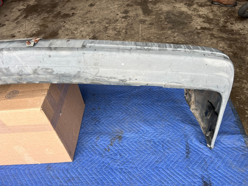 1989-1995 Volvo 740 940 Sedan Front Bumper Cover Trim Guard 1369626 OEM #3822EM