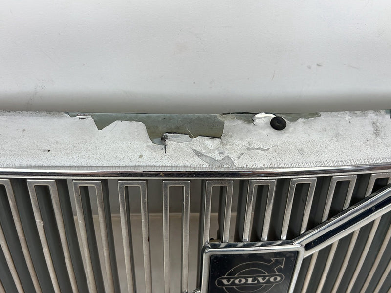 1990-1992 Volvo 740 745 940 Front Chrome Grille Assembly 1358486 OEM #5914EM