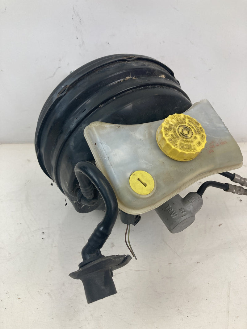 2001-2005 Volkswagen Passat Brake Booster Master Cylinder Assembly OEM #5522M