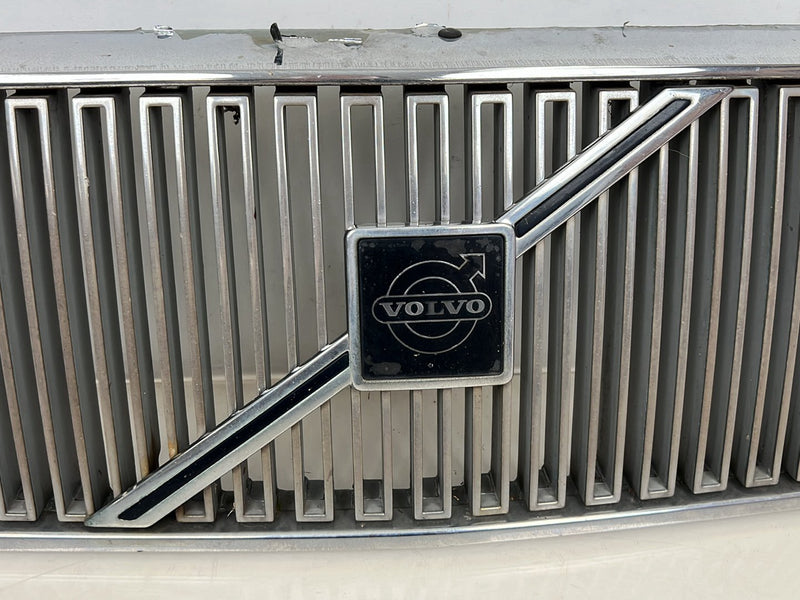 1990-1992 Volvo 740 745 940 Front Chrome Grille Assembly 1358486 OEM #5914EM