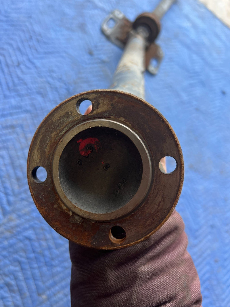 1992-1995 Volvo 940 740 Auto Transmission Center Driveshaft Assembly OEM #3301EM