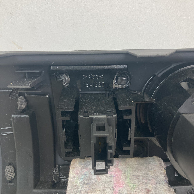 2001-2005 Volkswagen Passat Knee Bolster Left Headlight Switch OEM #5527M
