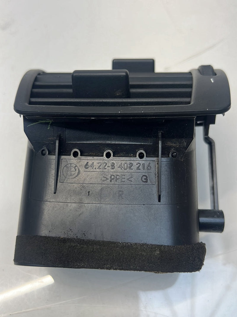 2006 BMW X5 E53 - Dash Vent Set PN: 64228402215 64228402216 64228402221 8409081