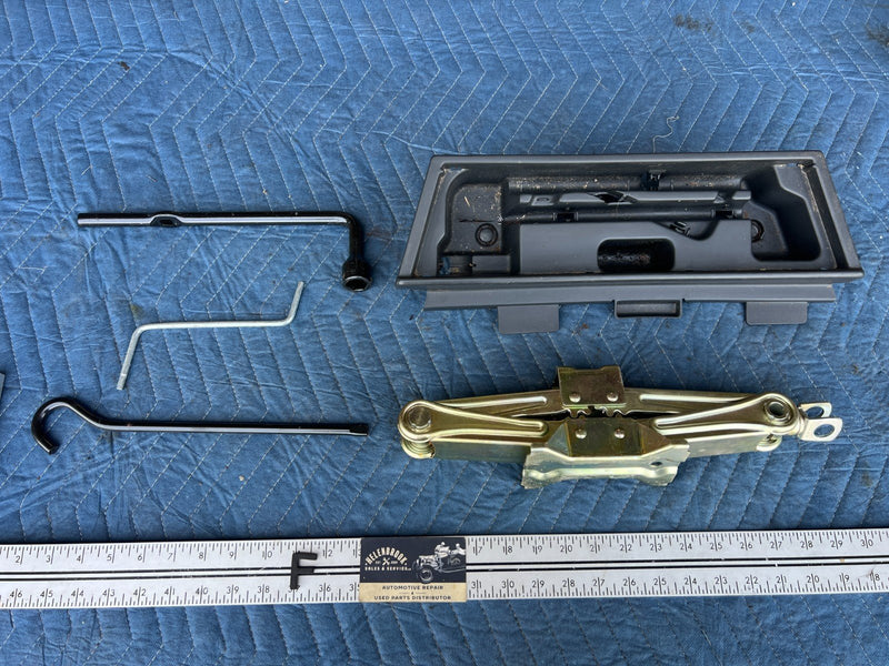 1998-2002 Honda Accord 84605-S84-A010-M1 Emergency Jack Kit, Carrier OEM #2016CN