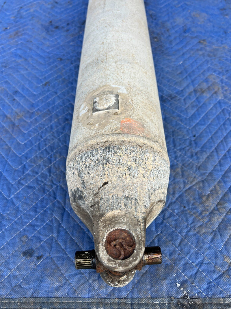 1999-2002 Chevy Silverado GM Auto Transmission Driveshaft Assembly OEM #1852CN