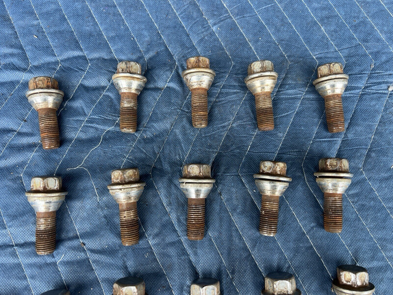 2008-2013 Volvo XC70 S80 XC90 Lug Bolt Set Of 20 2 Piece OEM #4170E