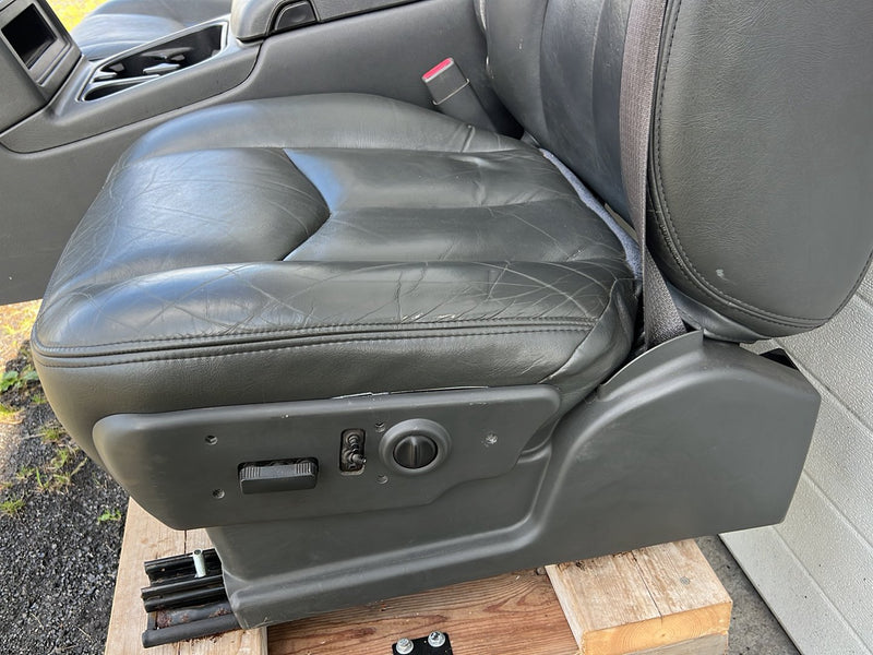 1999-2006 Chevrolet Silverado Front Seat Gray Leather Center Console OEM #5615EM