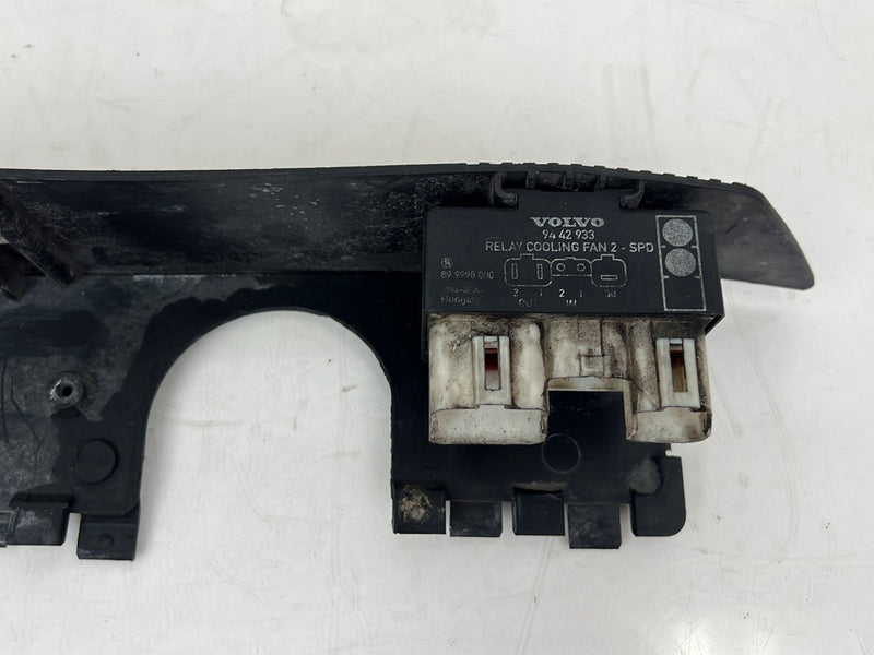 1993-1997 Volvo 850 Vacuum Valve & Cooling Fan Relay 9442933 OEM