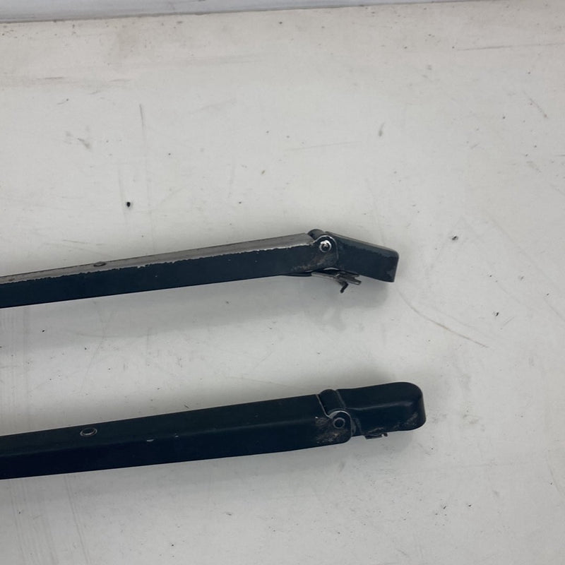1995-1998 Chevrolet Silverado 2500 GMT400 Windshield Wiper Arm Pair OEM