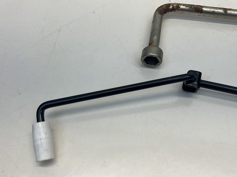 2006 BMW X5 E53 - Tool Kit PN: 7009683