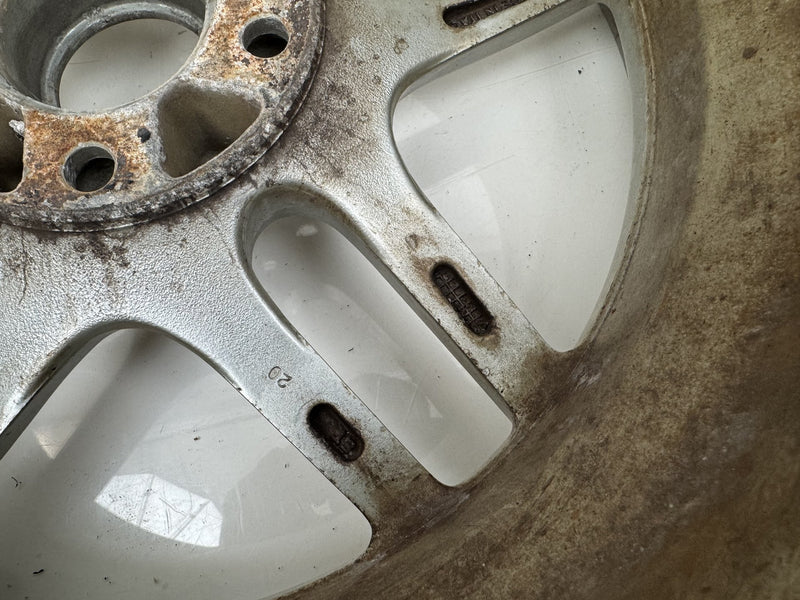 1999 BMW 540i E39 - Wheel