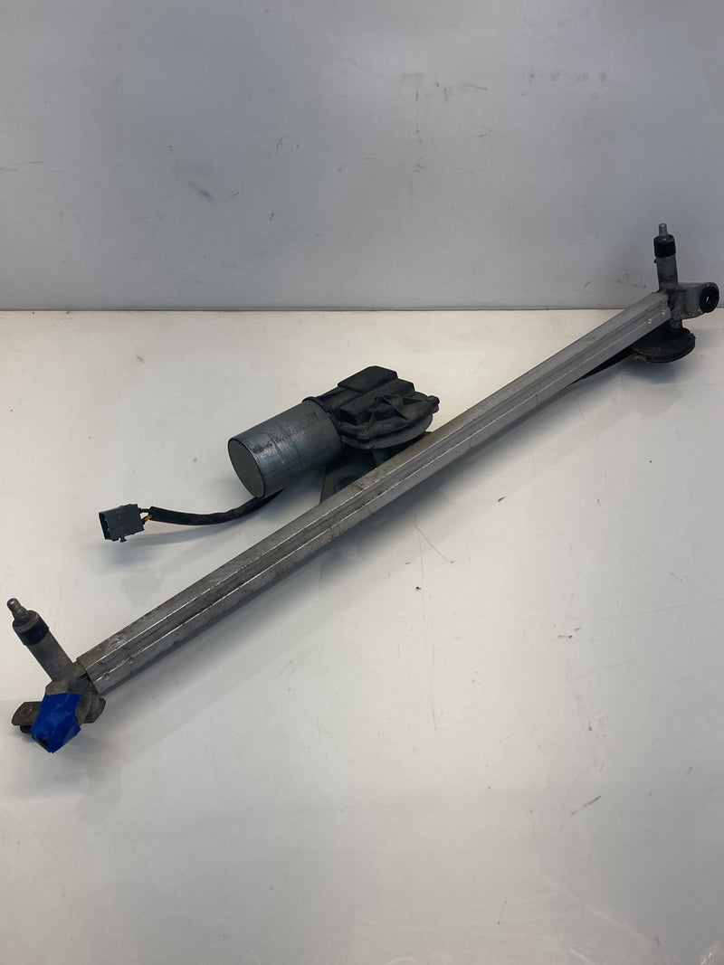 1986 Volvo 740 - Wiper Linkage