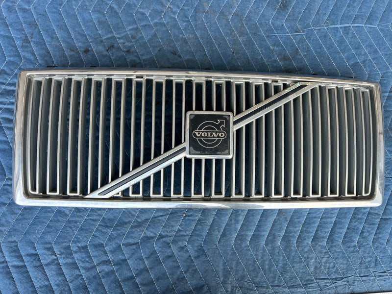1989-1995 Volvo 740 940 Front Chrome Grille w/o Fog Lights 3518885 OEM #3727EM