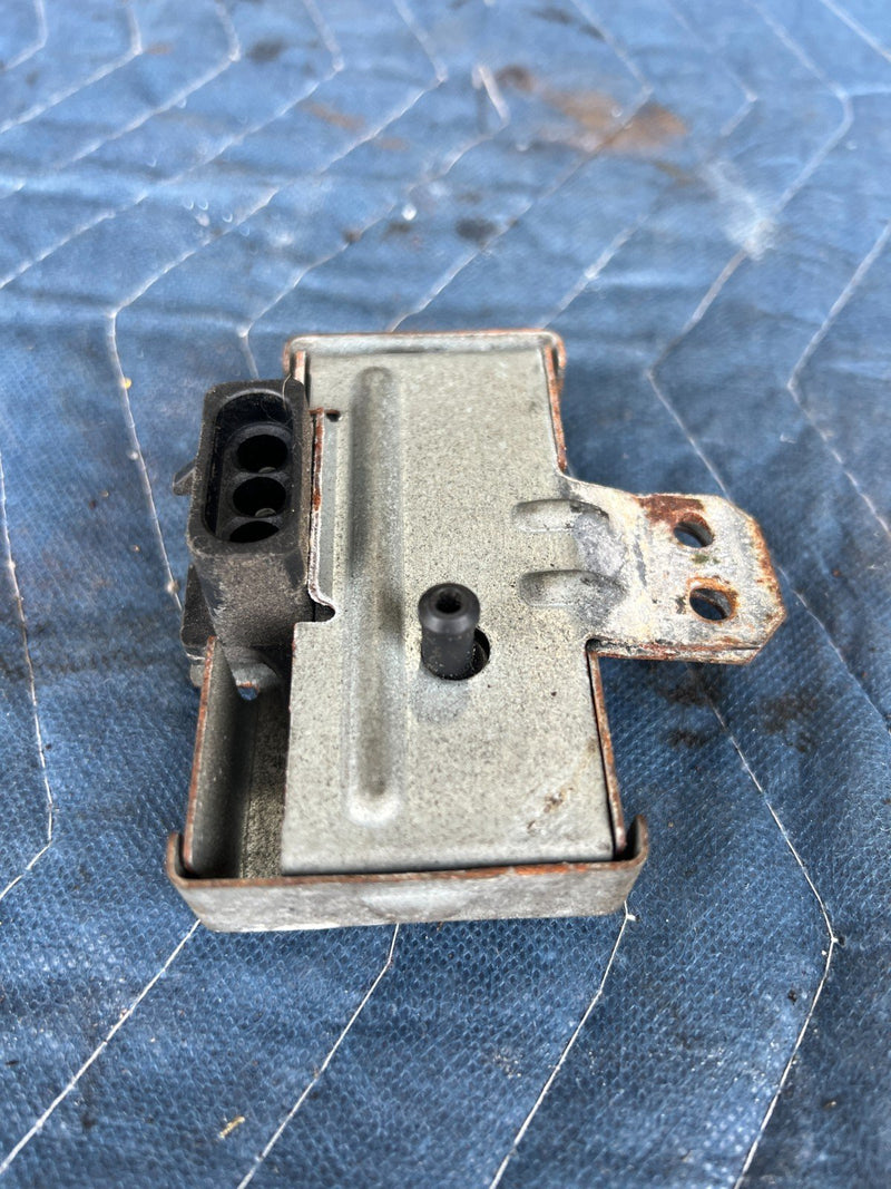 1989-1995 Volvo 740 940 Sedan Ignition Starter Switch Control Module OEM #3696EM