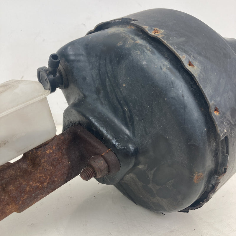1981-1985 Volvo 240 245 Master Cylinder w/ Brake Booster 1330800 OEM