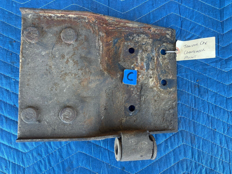 1997-2002 Jeep Wrangler TJ Manual Trans Transfer Case Bracket Mount OEM #3283M