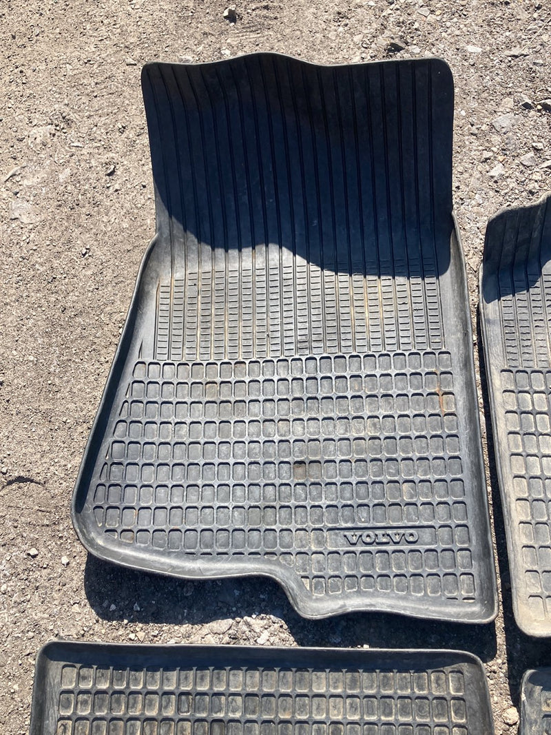 1980 Volvo 244 - Floor Mat Set