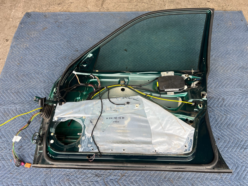 1998-2003 Mercedes W210 E320 Front Passenger Right Door Assembly OEM #4729EM