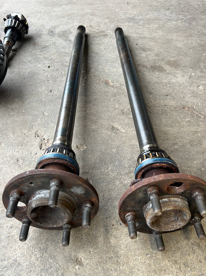 1990-1992 Volvo 740 745 940 Wagon 4.10 Ratio Rear Differential w/ Axle Assembly 3549692 OEM #5995EM