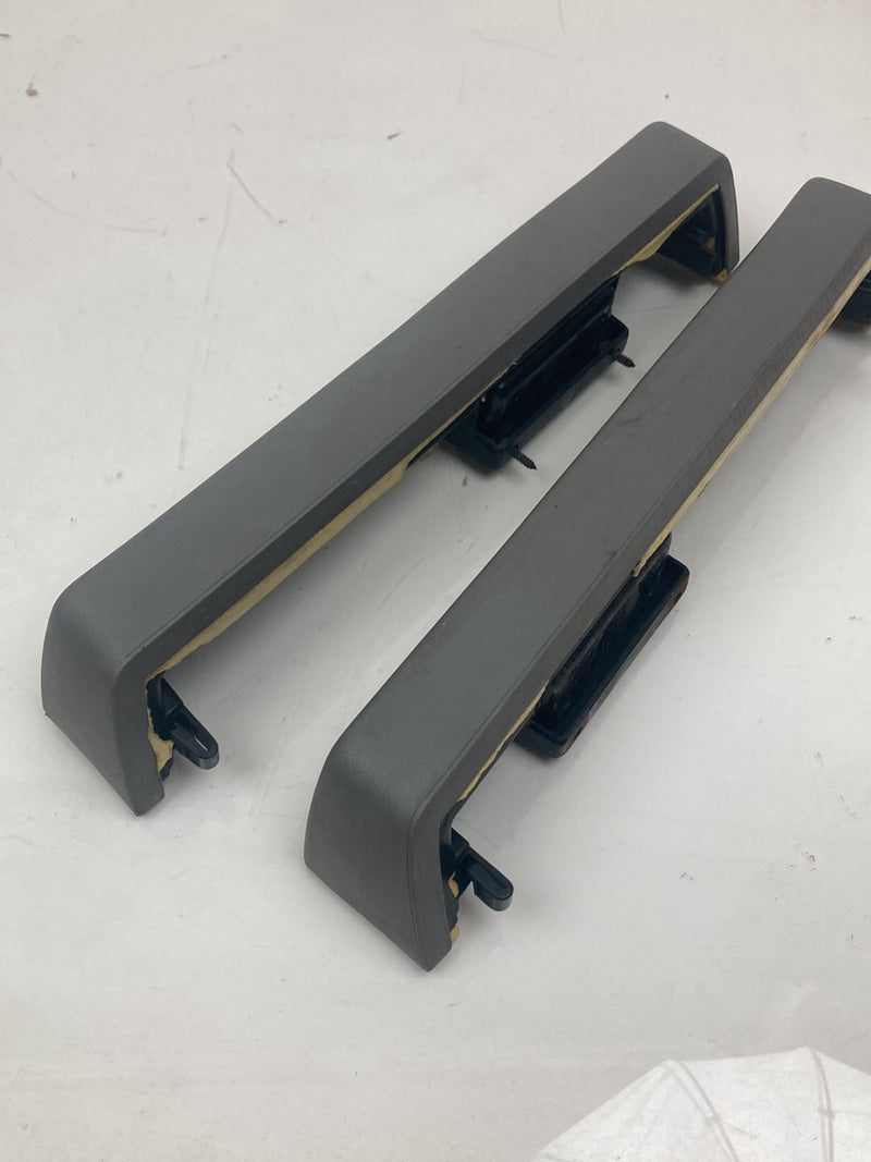 1996 Chevrolet Silverado GMT800 - Armrest PN: 15546430 15546429 15546430
