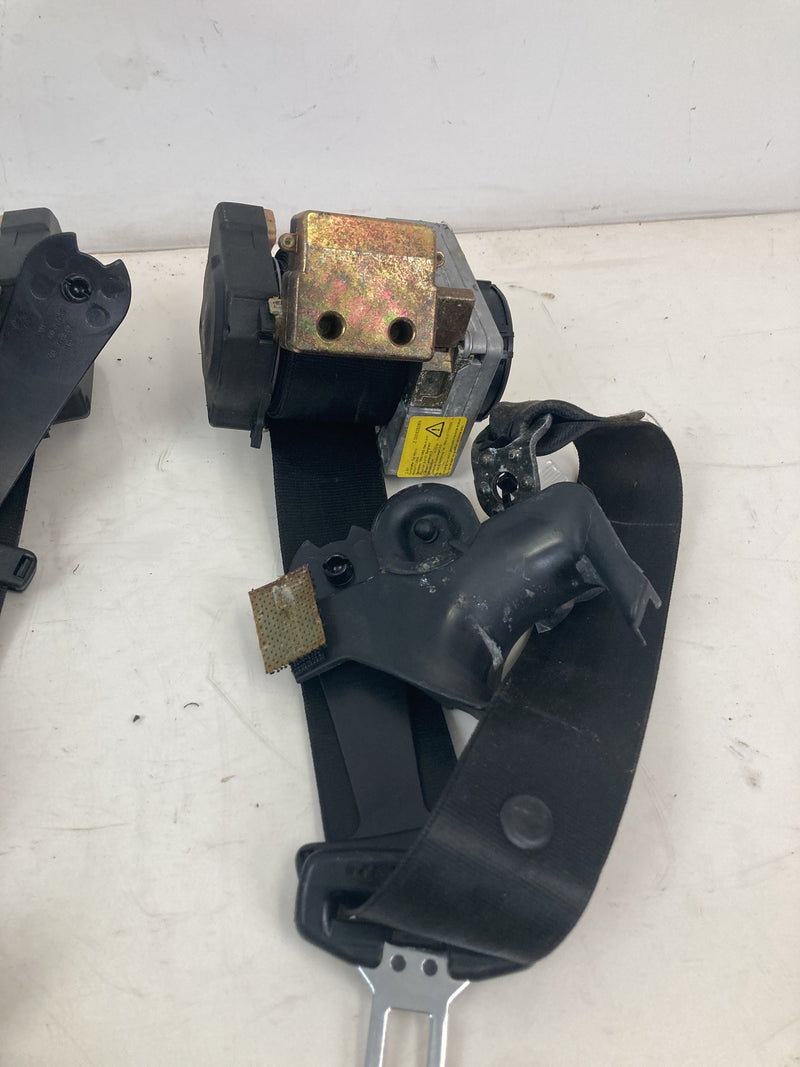2001-2005 Volkswagen Passat Rear Seat Belt Buckle Set LH RH OEM #5544M