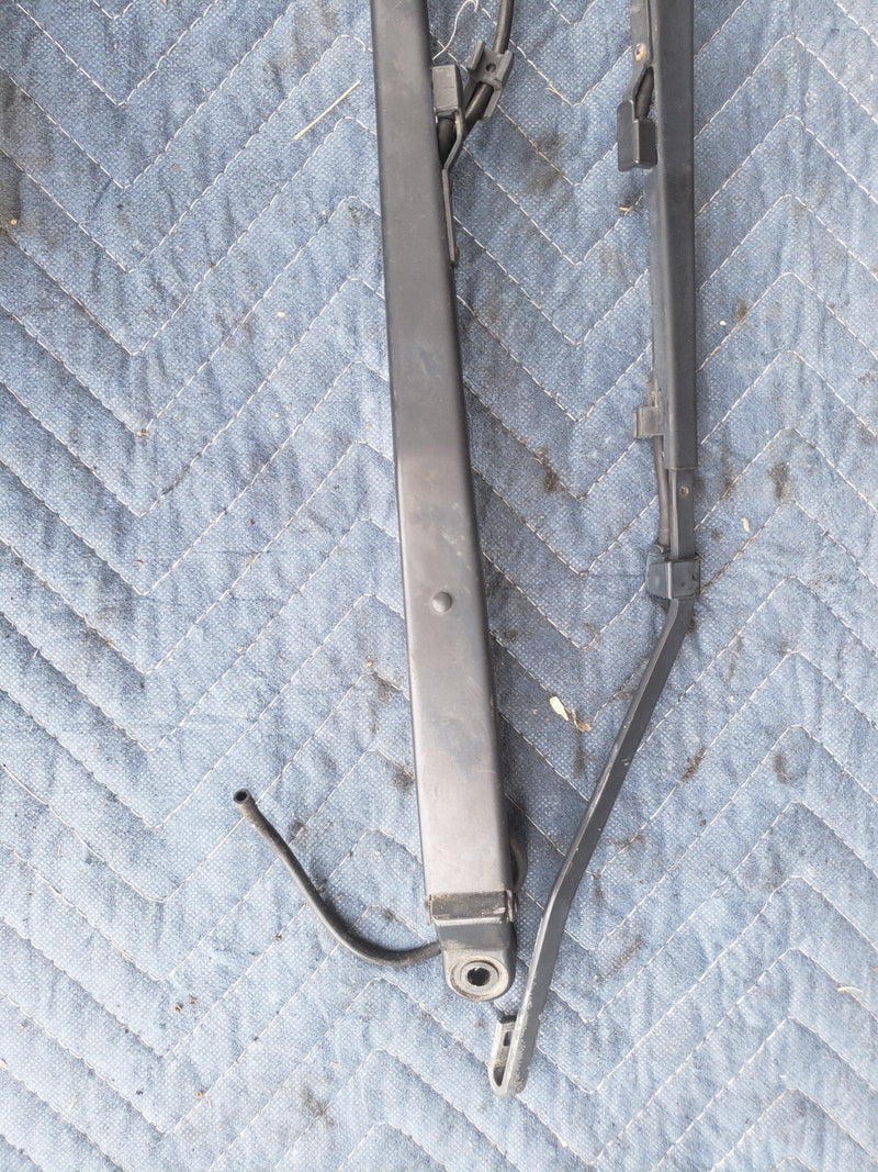 2000-2005 Chevy Impala Right & Left Windshield Wiper Arm Pair OEM #1930CN