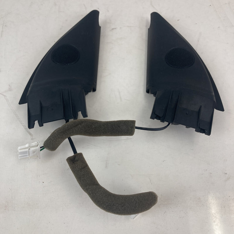 2001-2005 Volkswagen VW Passat Corner Door Trim LH RH Tweeter #5504M