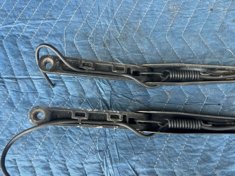 1999-2002 Chevy Silverado GM 1500 2500 Windshield Wiper Arms OEM #1737CN
