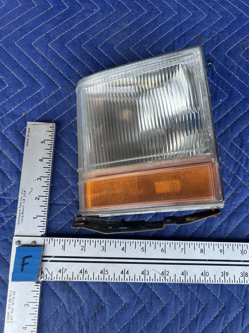 1980-85 Cadillac Seville Rear LH Parking Signal Light Housing 5932337 OEM #3395M