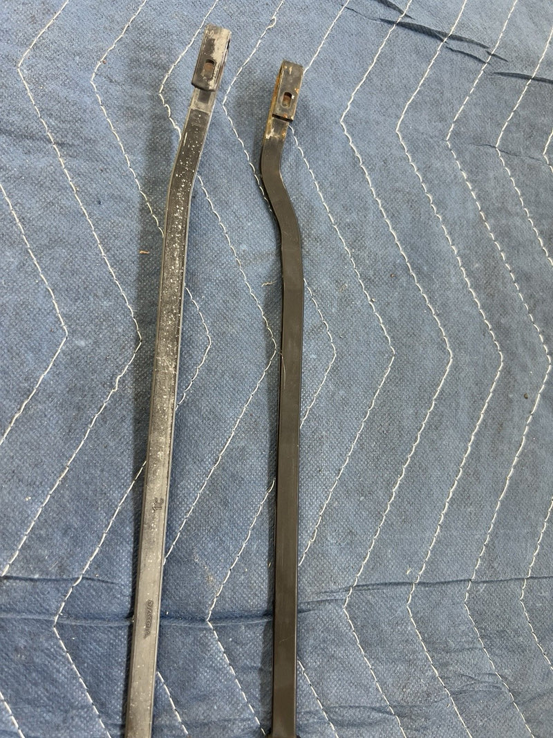 1992-1995 Volvo 940 740 Front Windshield Wiper Arm Pair Left & Right OEM #2LB
