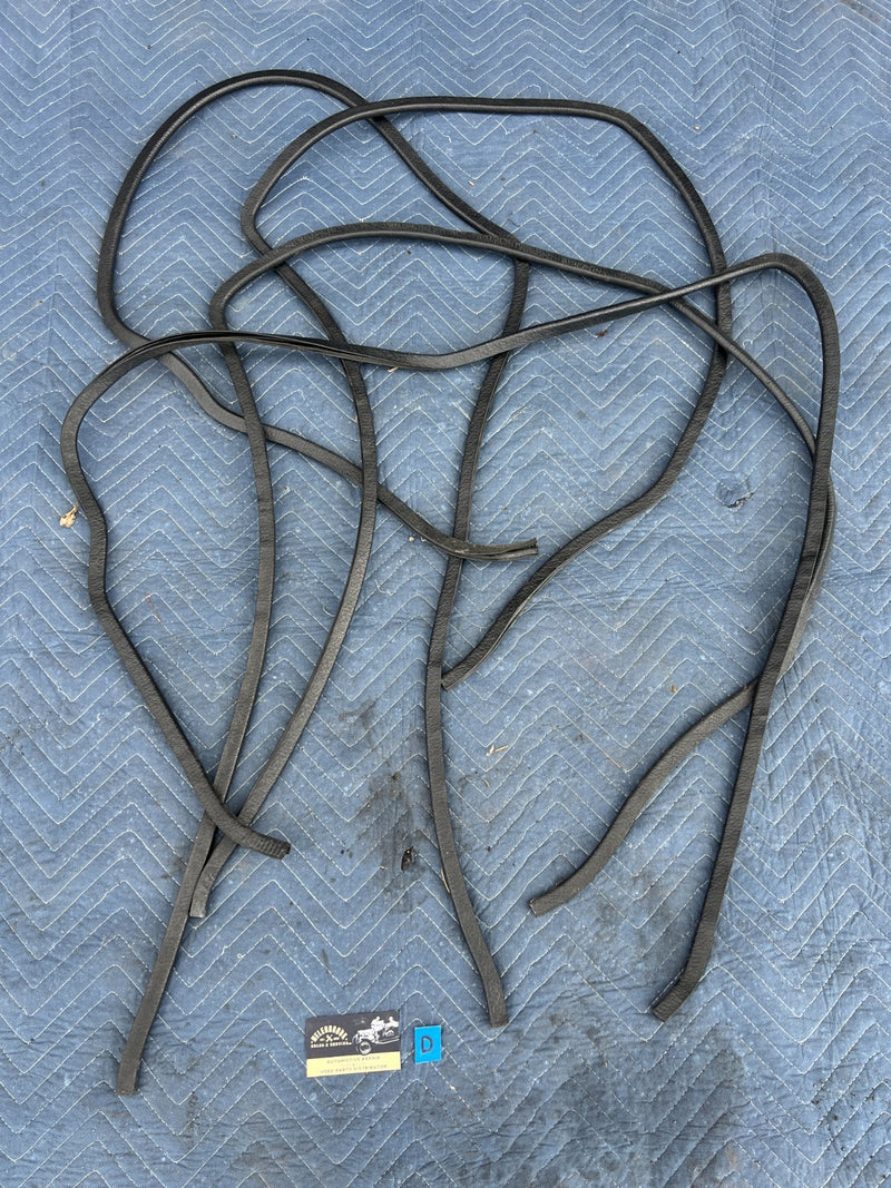 1986-1993 Volvo 240 244 Sedan Door Seal Pinch Seam Trim Set of 4 OEM #4219EM
