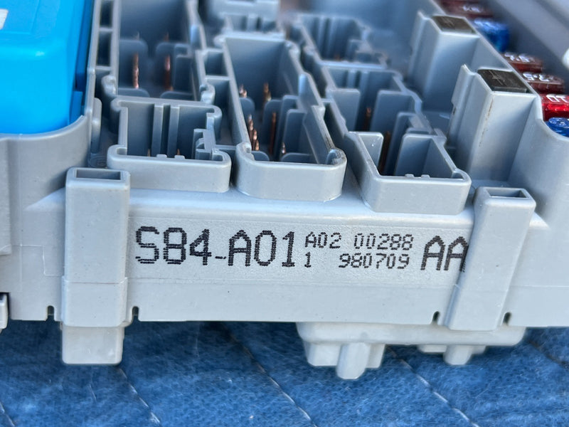 1998-2002 Honda OEM Fuse Box Cabin Side  S84-A01 00288 98079 PP-TD20 #1999CN